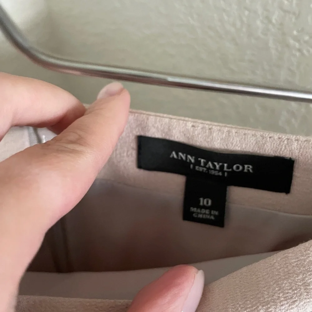 Ann Taylor 90s minimalist Pencil Skirt cotton ivory cream size 10 quiet luxury